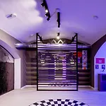 Revelton 3* براغ