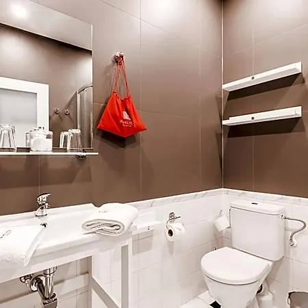 Revelton Aparthotel 3*